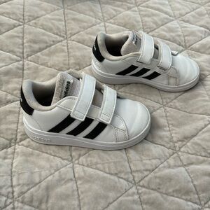 Adidas Grand court 2.0 toddler 7k shoes